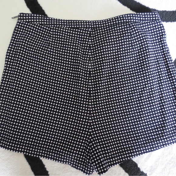 Forever 21 Gingham Shorts - Picture 4 of 4